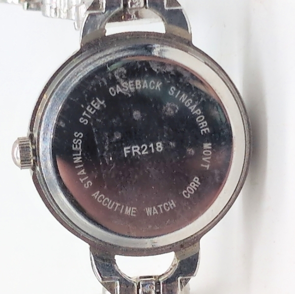 Penguin Accutime FR218 Design Silver Women's Watch - Picture 4 of 4